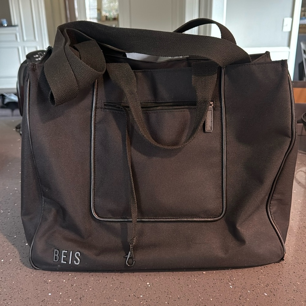 Beis The East To West Tote in Black